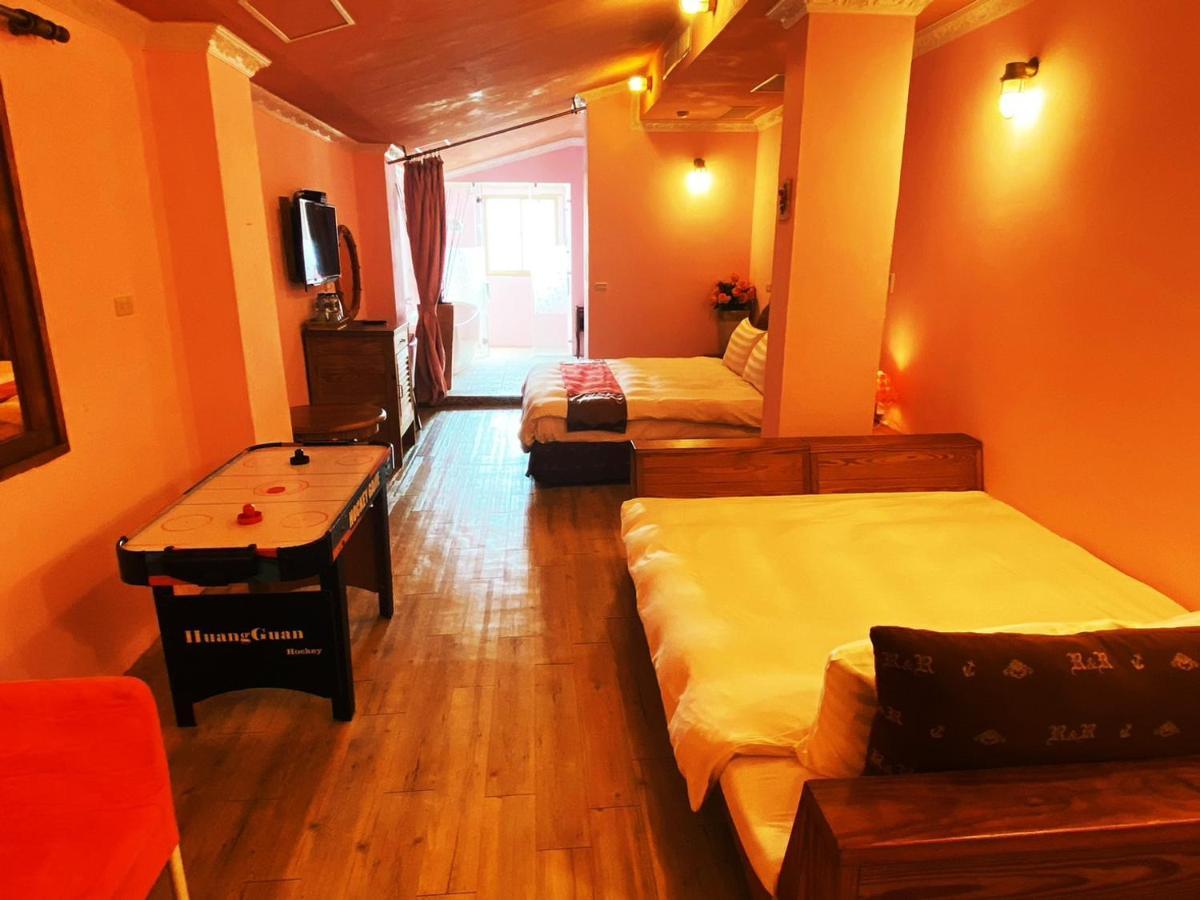 R&R Hotel Kaohsiung Exterior photo