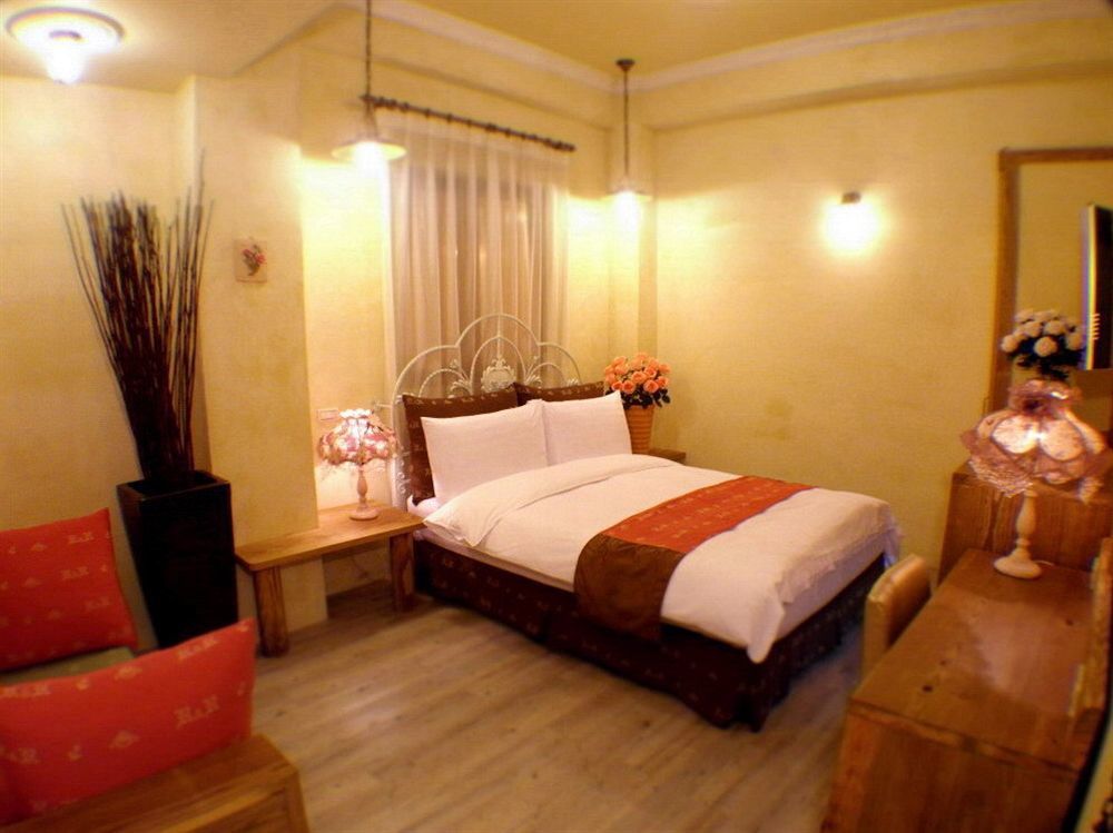 R&R Hotel Kaohsiung Exterior photo
